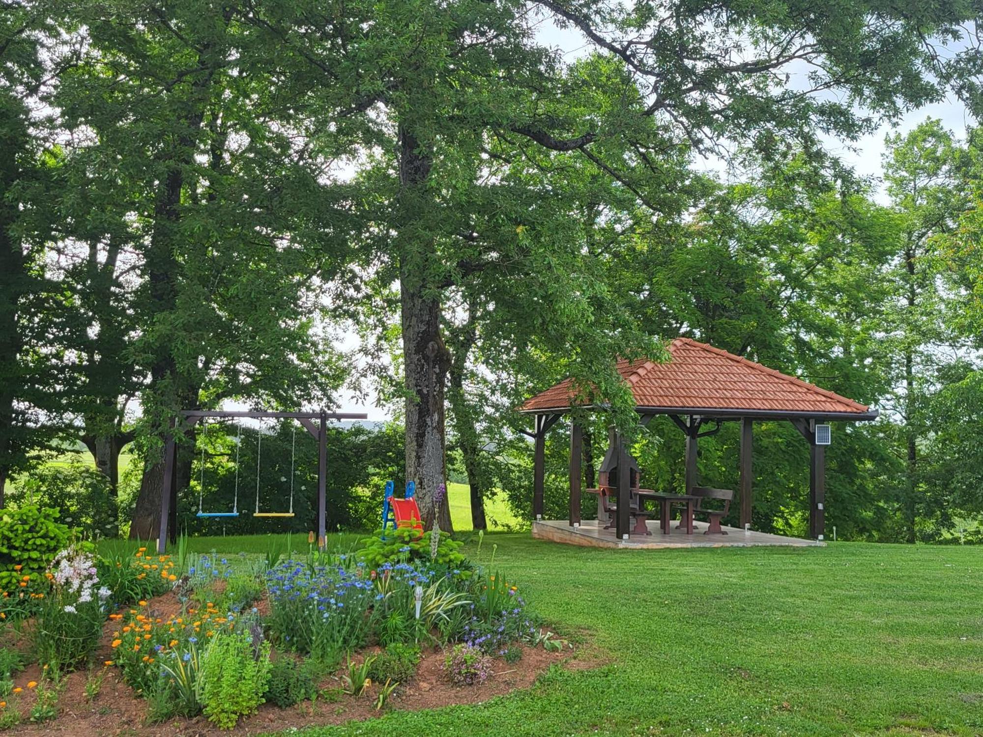 Apartman Medved Слуни Экстерьер фото